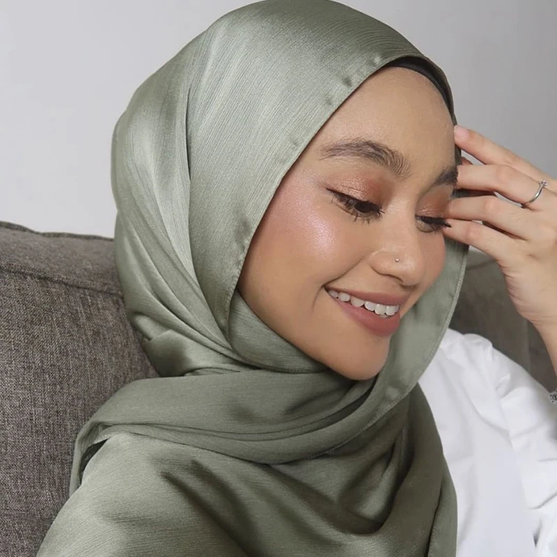 10 Pieces 2025 Hijabs Medina Silk Solid Color Shawls Hijabs Scarves Scarf Crinkled Satin Wrap Muslim new Women Veil Shawls Ladies