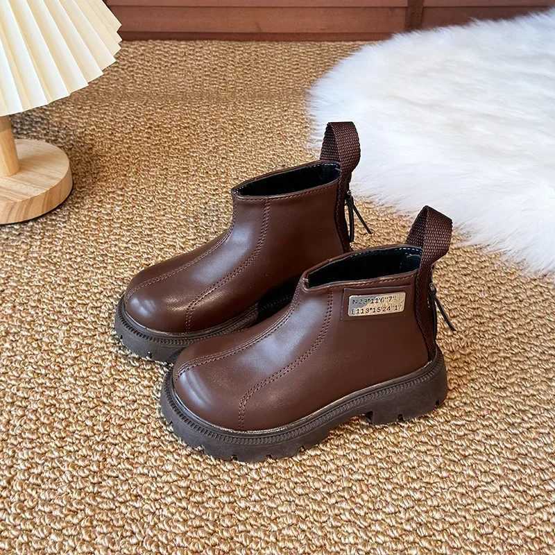 Childrens leather boots with zipper boys and girls short boots non slip new childrens ankle boots metal decoration M241102