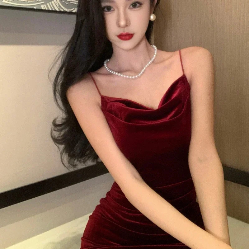 Vintage Sexy Club Prom Red Dresses for Women Spaghetti Strap Slit Velvet Dress Beach Bandage Bodycon Midi Dress Party Elegant 240319