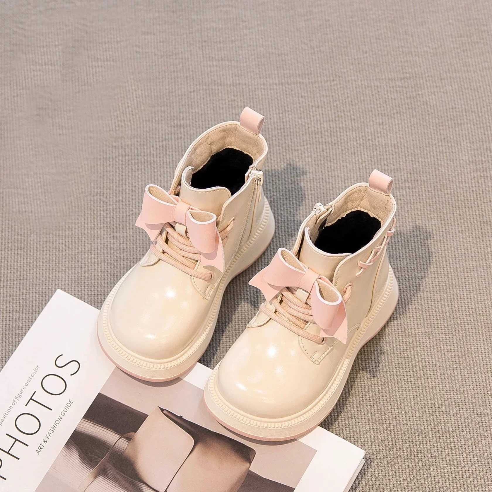 Classic childrens shoes girls shoes cute and elegant princess fashion shoes smooth PU version childrens tight ankle boots side zipper M241102