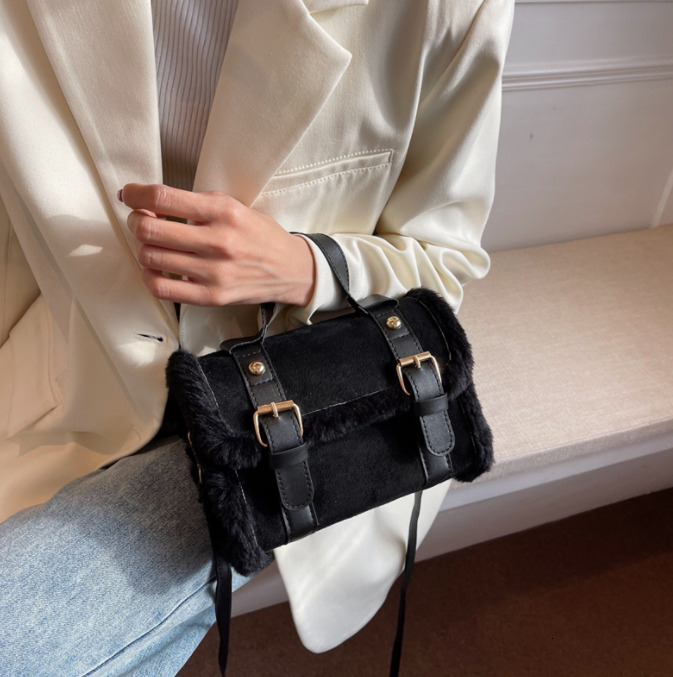 Casual Autumn And Winter Lamb Cashmere Women's Designer Fashion Messenger Simple Shoulder Bag Black Square Bag