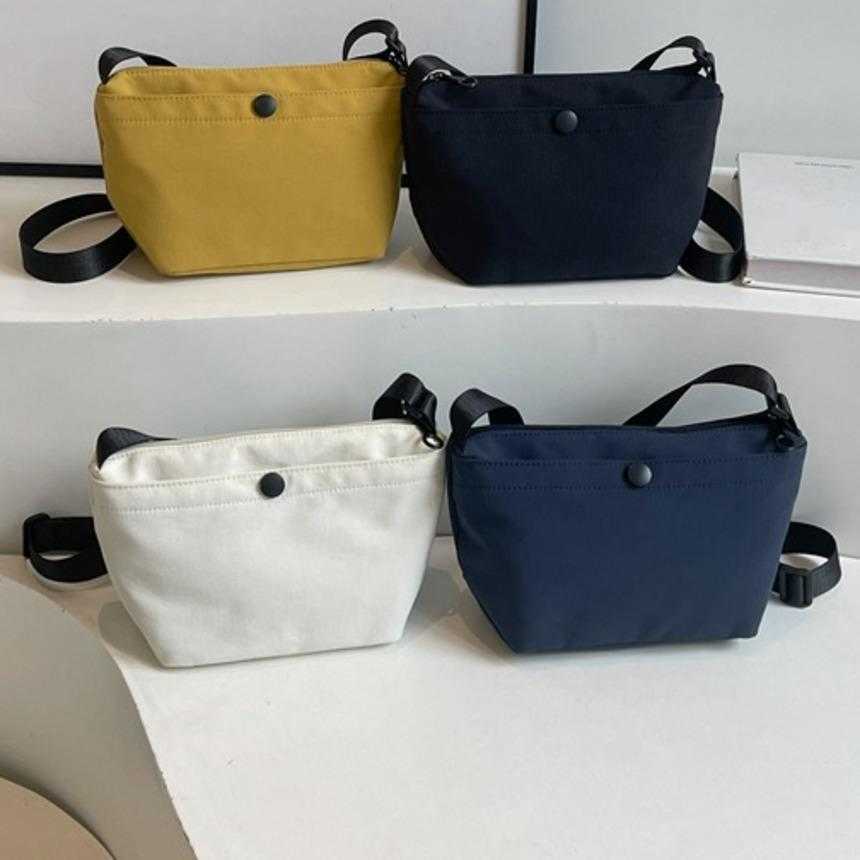 Shoulder Bags Summer Lightweight WoMens Bag Small Dumplings Crossbody Bag Versatile Small Tote Bag Minimalist WoMens Bag 241015