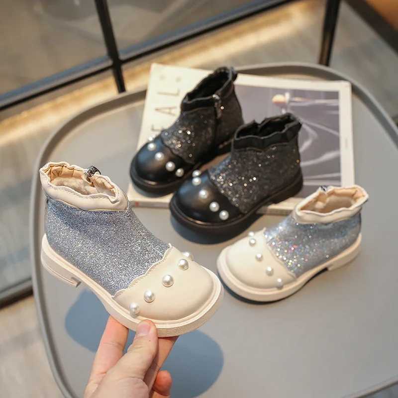 Winter childrens leather shoes Versatile soft rhinestone Chic Sweet Princess Boots cute pearls childrens fashionable casual girls boots M241102
