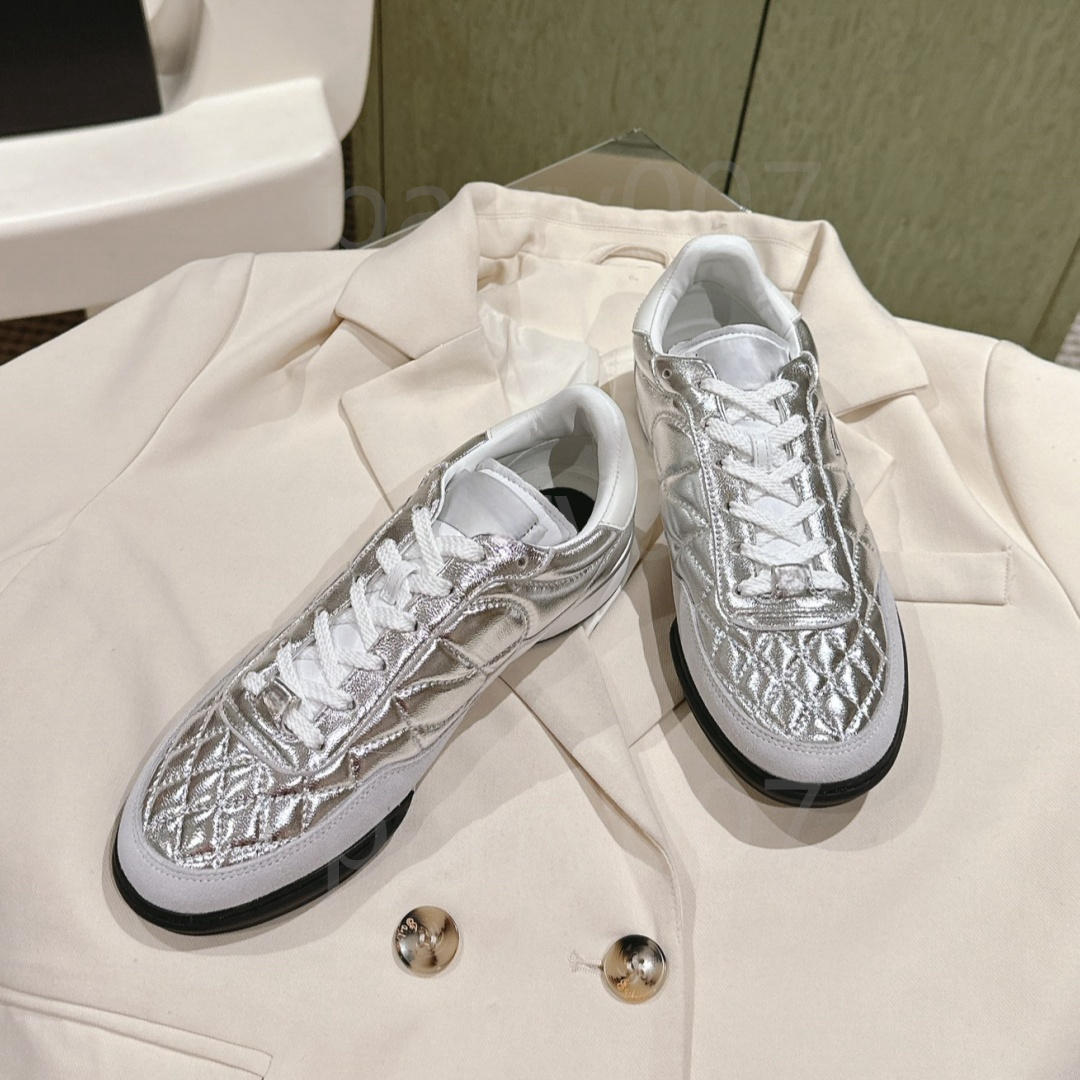 Véritable en cuir Tennis Femmes Sneaker Designer Femme Trainers Chaussure décontractée Femmes Run Shoes Chaussures Men Basketball Mesh Loafer