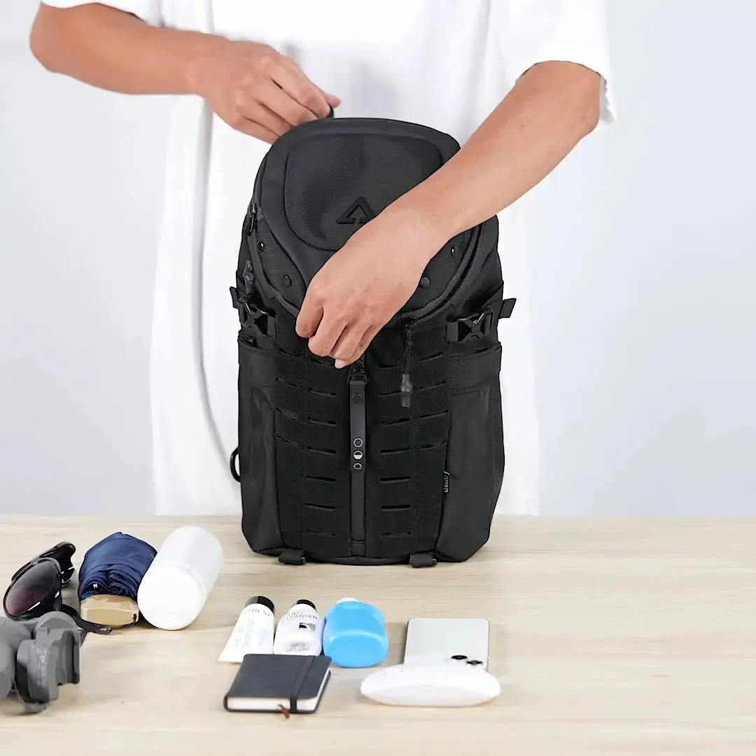 Ozuko Chest Bag for Men Waterproof USB Man Crossbody AntiTheft Short Travel Messenger Sling Fashion ner 241029
