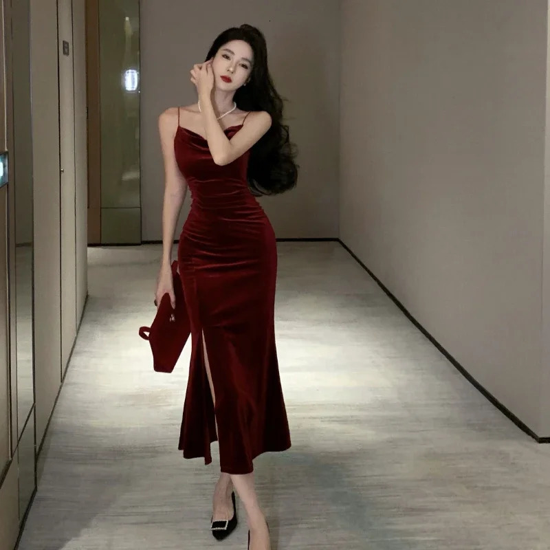 Vintage Sexy Club Prom Red Dresses for Women Spaghetti Strap Slit Velvet Dress Beach Bandage Bodycon Midi Dress Party Elegant 240319