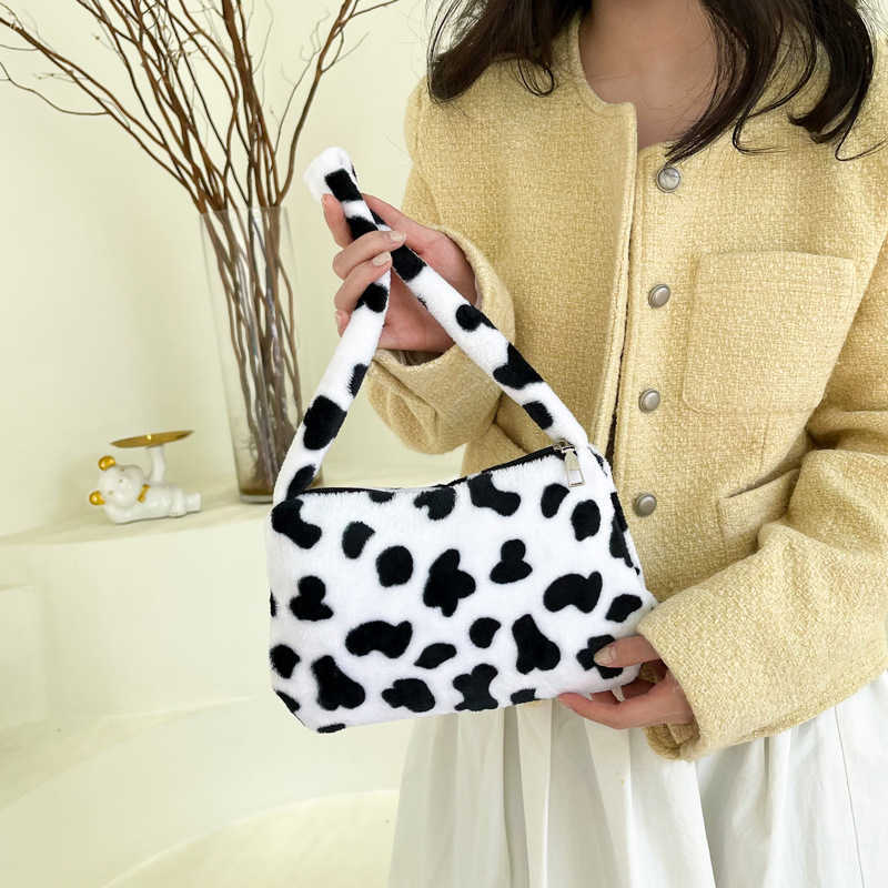 CMM Underarm Shoulder Bag New Fashion Handheld Shoulder Bag Western and Spicy Girl Cow Pattern Womens Bag Plush Bag