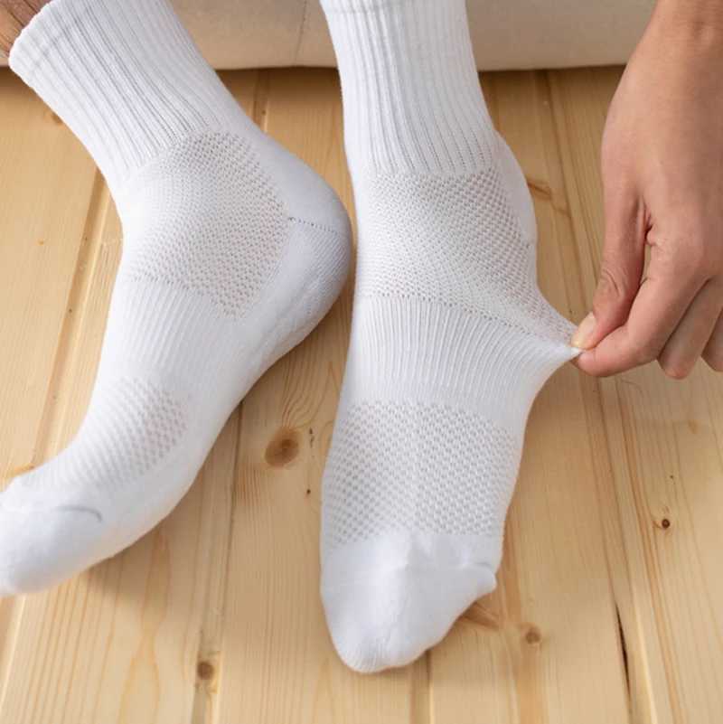 Mens Running High-quality Sports Wicking Sweat Breathable Riding Mid-tube Mens Stocking Calcetines LX241102