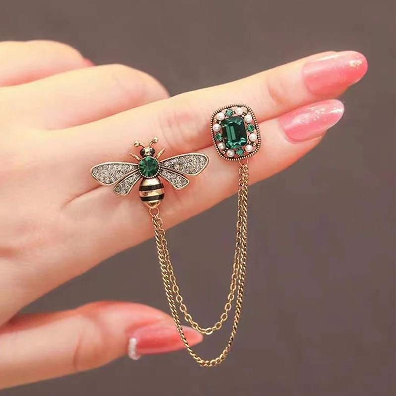 Rerto Bee Crystal new Brooches for Women Enamel Rhinestone Animal Tassel Lapel 2025 Pins Men's Suit Collar Pin Badge Accessories