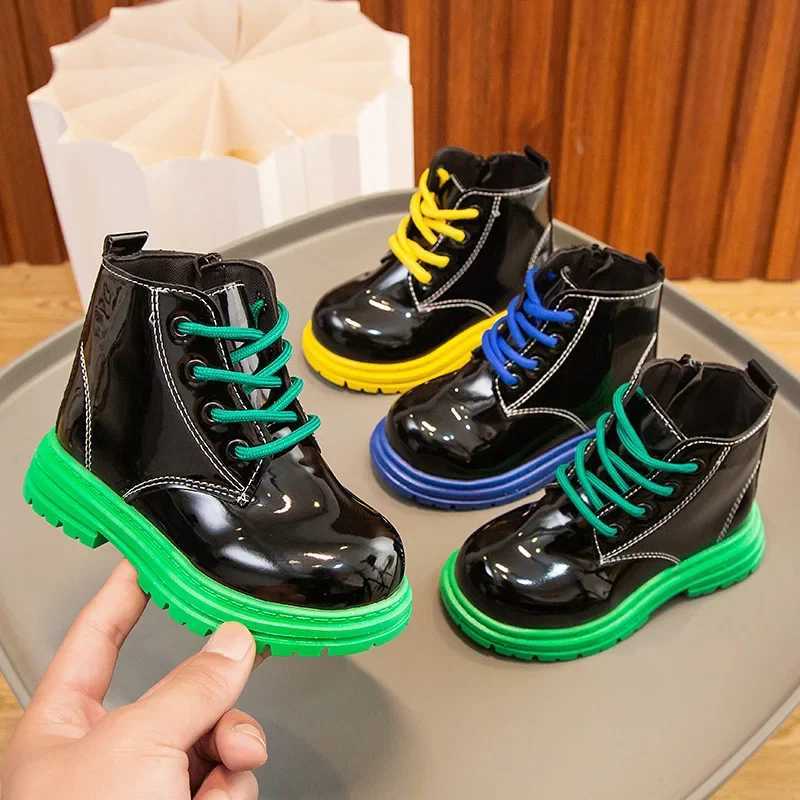 Fashion Patent Leather Childrens Boots Soft Bottom Black Ankle Boots Lace Zipper Girls British Boys Childrens Shiny Short Boots M241102