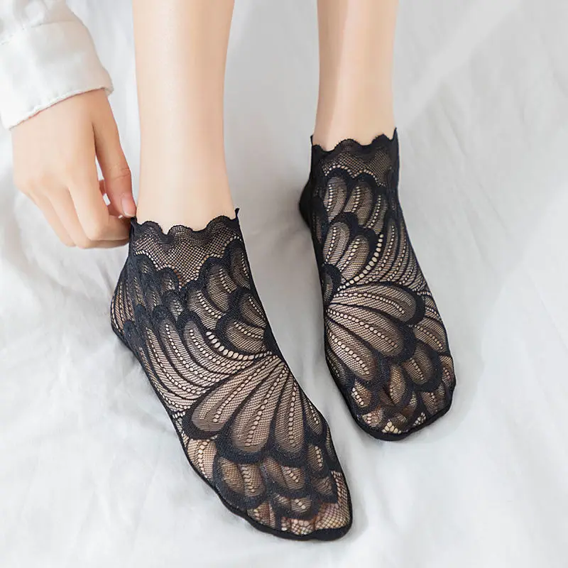 Invisible Boat Socks 2025 Women new Summer Lace Flower Elastic Socks Thin Hollow Anti-drop Short Tube Socks Lady Breathable Ankle Socks