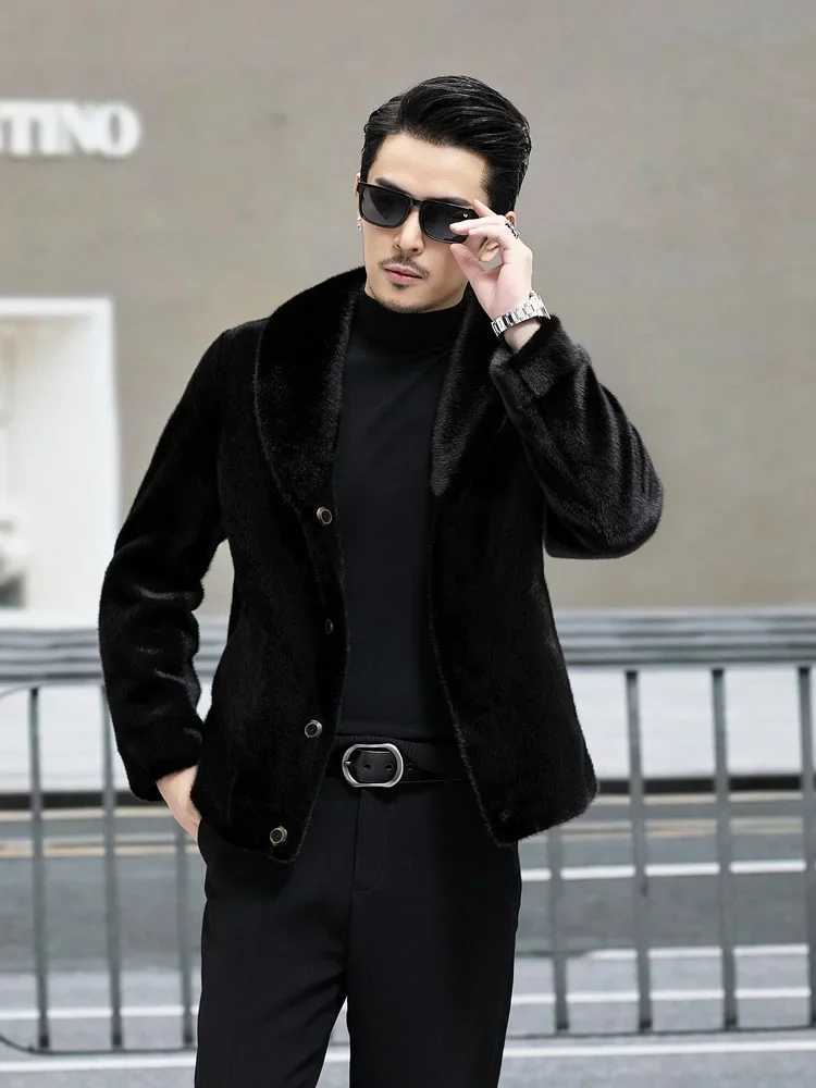 2024 Winter Mens Fashion Short Imitation Fur Coats Male Thickened Warm Buttons Jackets Men Faux Fur Casual Overcoats G611XJ241102