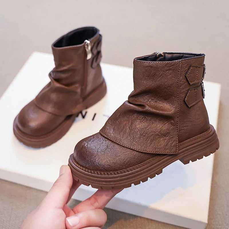 Girls ankle boots hot spring and autumn childrens leather boots thick soled patches fashionable work childrens short boots new version M241102