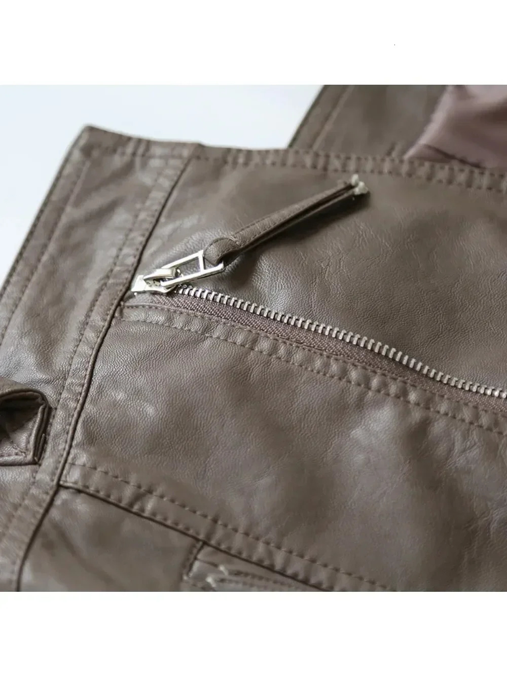 Spring Brown Slim Fit Versatile Motorcycle Leather Jacket Bracket Necklace Small Leather Jacket Womens Short Leather Jacket 241031