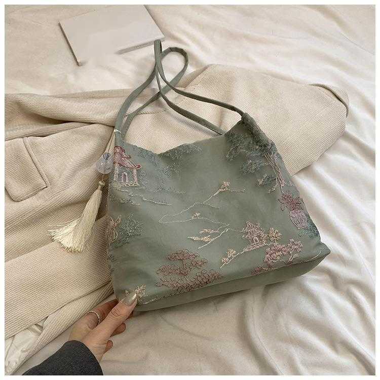 CMM New Chinese and Western Large Capacity Bag for Women New Summer Fashion Embroidered Silk Single Shoulder Tote Bag