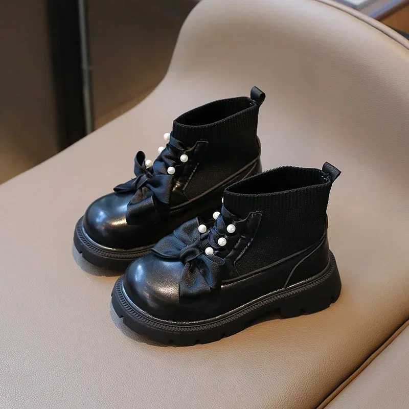Cute and elegant princess shoes spring and autumn thick soled childrens fashion boots tight corset version M241102
