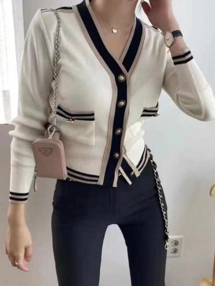 Runway Korean fashion womens sweater top V-neck striped womens knitted cardigan 241031
