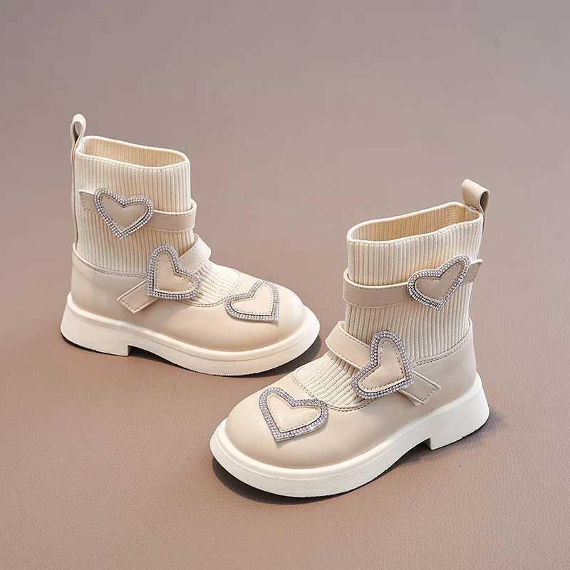 Girls autumn and winter boots outdoor childrens ankle boots sequined love princess boots anti slip British sled childrens shoes size 26-36 M241102