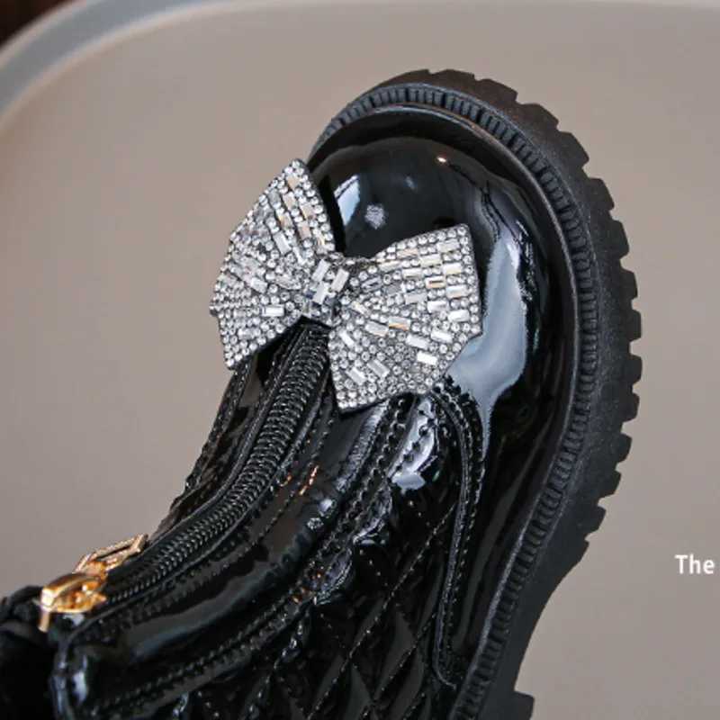 Sparkling Butterfly Girl Fashion Boots Solid PU Leather Anti slip Childrens Ankle Shoes Spring and Autumn Zipper Childrens Shoes M241102