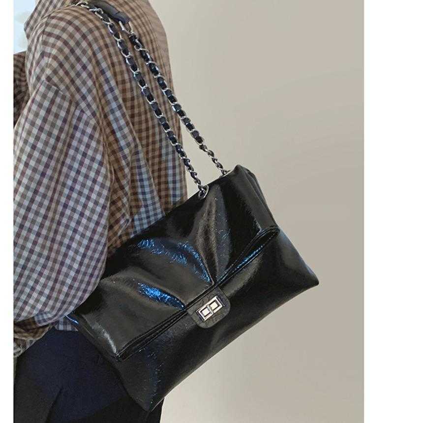 Shoulder Bags Chain Messenger Bag WoMens High Tote Bag Versatile Large Capacity Shopping Bag Single Shoulder Commuter Tote Bag 241015