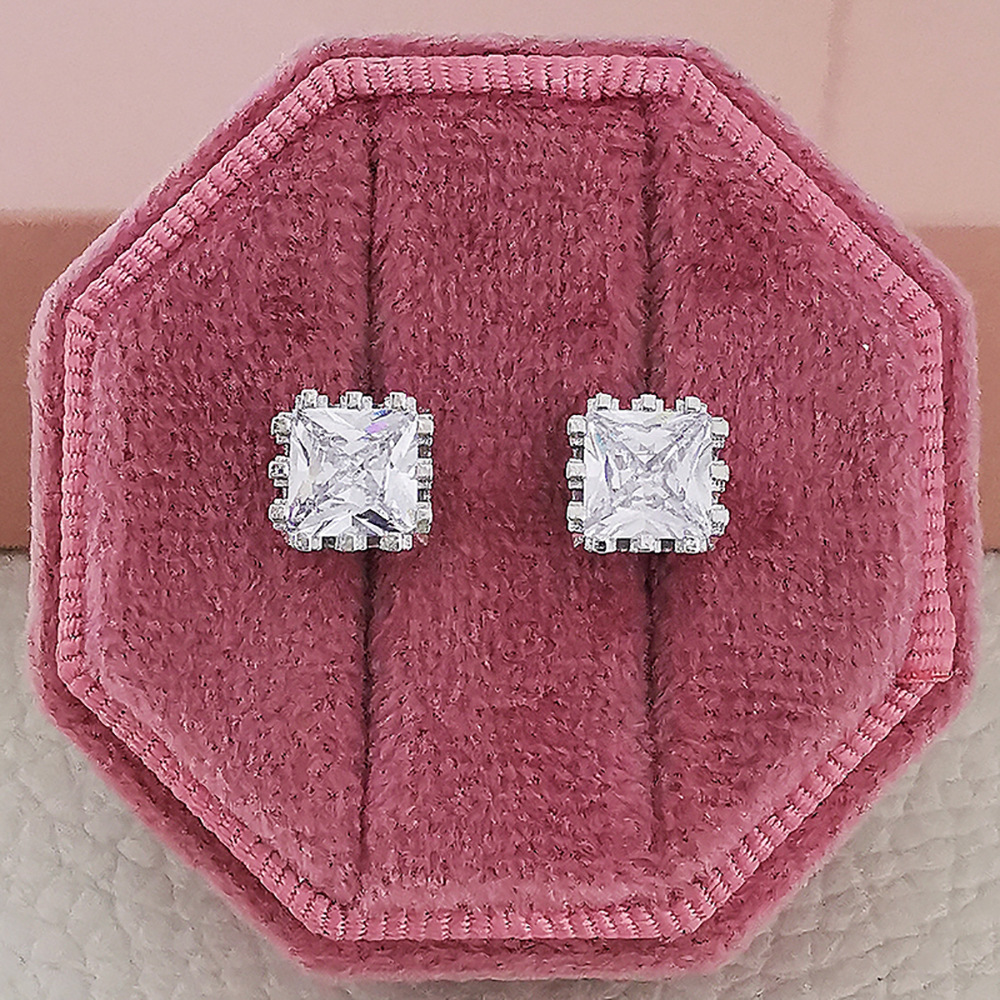 Classic Hollow Zirconia Crystal Earrings Women 925 Sterling Silver Diamond Stud Stud Designer White Gold Crown Stud Earrings Luxury Wedding Jewelry