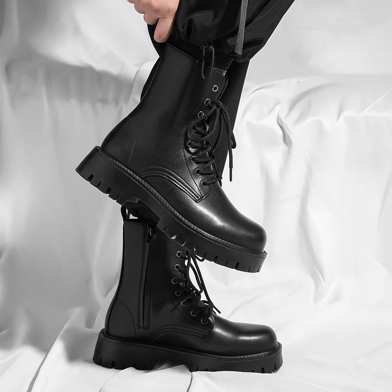 Mens round toe boots are comfortable fashionable breathable and suitable for outdoor platforms. Non slip leather boots are recommended for spring and 