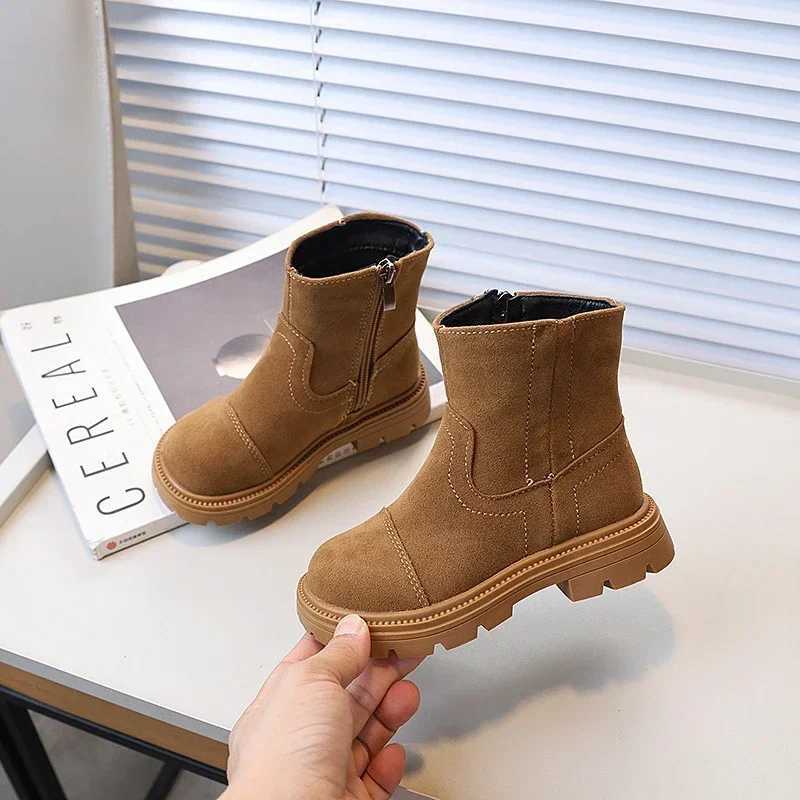 Spring and autumn childrens leather boots with solid color patches working girls shoulder and ankle boots fashionable retro version childrens short bo