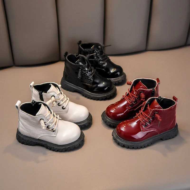 Anti slip shoes are comfortable and warm childrens shoes suitable for girls boys leather childrens shoes and the new fashionable childrens short boots