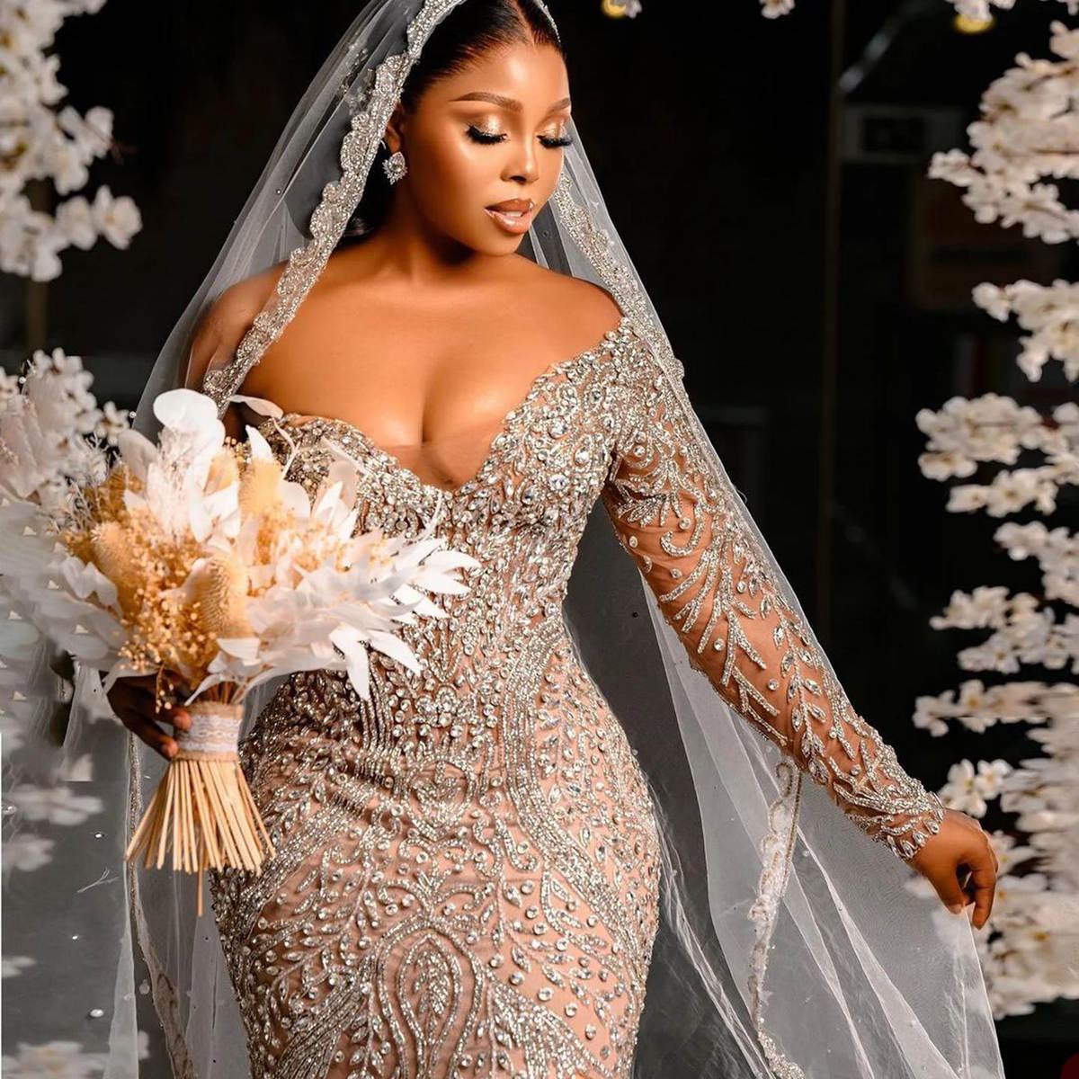 Customized Mermaid Wedding Dress With Veil Crystal Beaded Off Shoulder Bride Gown Detachable Ruffles Sweep Train Bridal Dresses