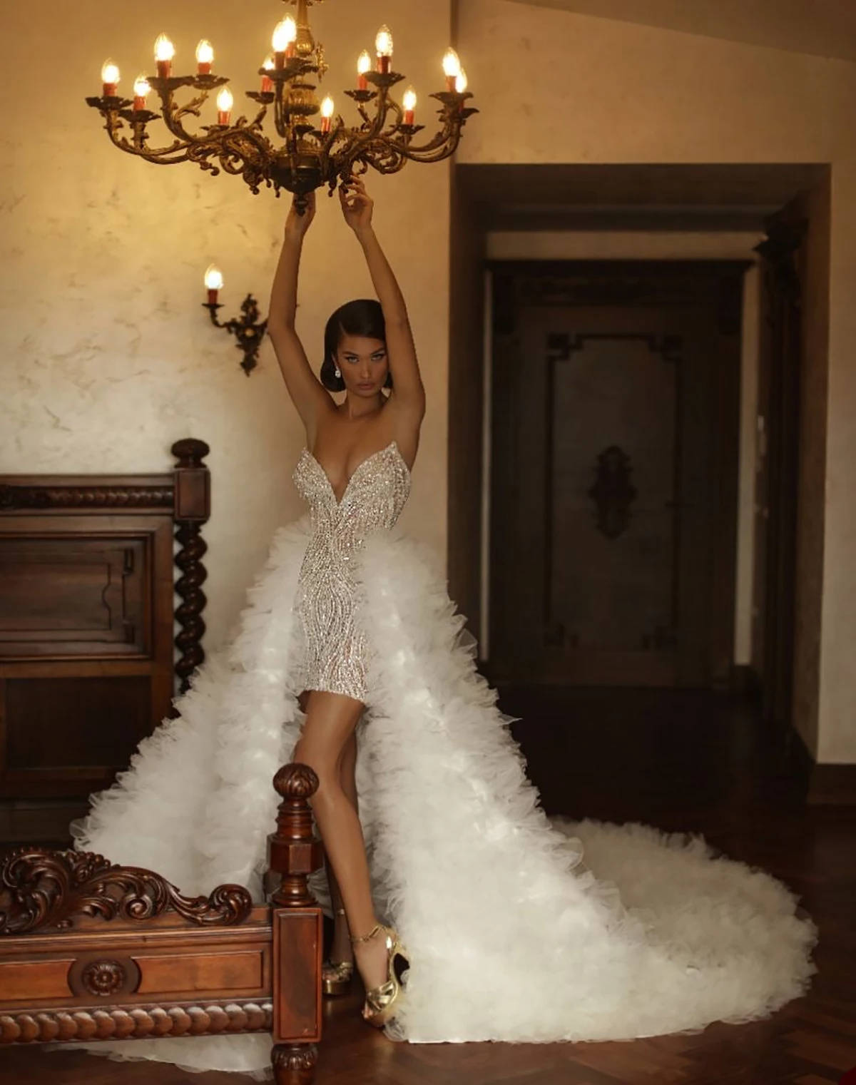 Customized Sexy A Line Bride Gowns Beaded Sequins Appliques Strapless Wedding Dress Ruffle Detachable Sweep Train Bridal Dresses