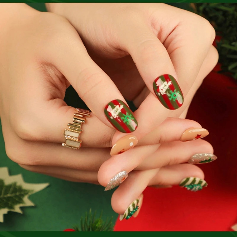 Christmas Holiday Square Medium length Pressing Nail Diamond Fake Nail Winter Smooth Full Cover Fake Nail 241031