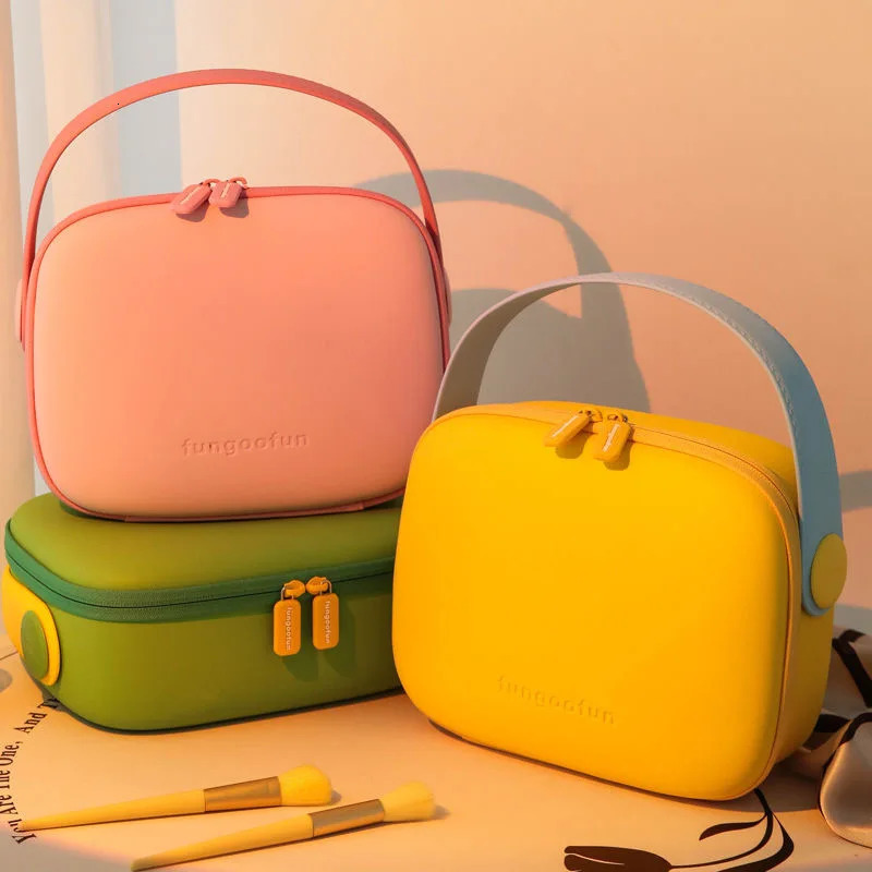 Portable makeup bag lightweight anti-collision makeup box large capacity travel organizer storage zipper bag 241031