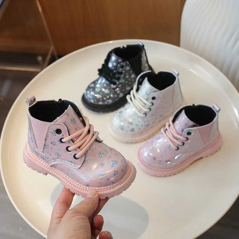 Childrens ankle boots fashion version girls patented leather short boots with love sequins childrens princess boots with side zipper M241102