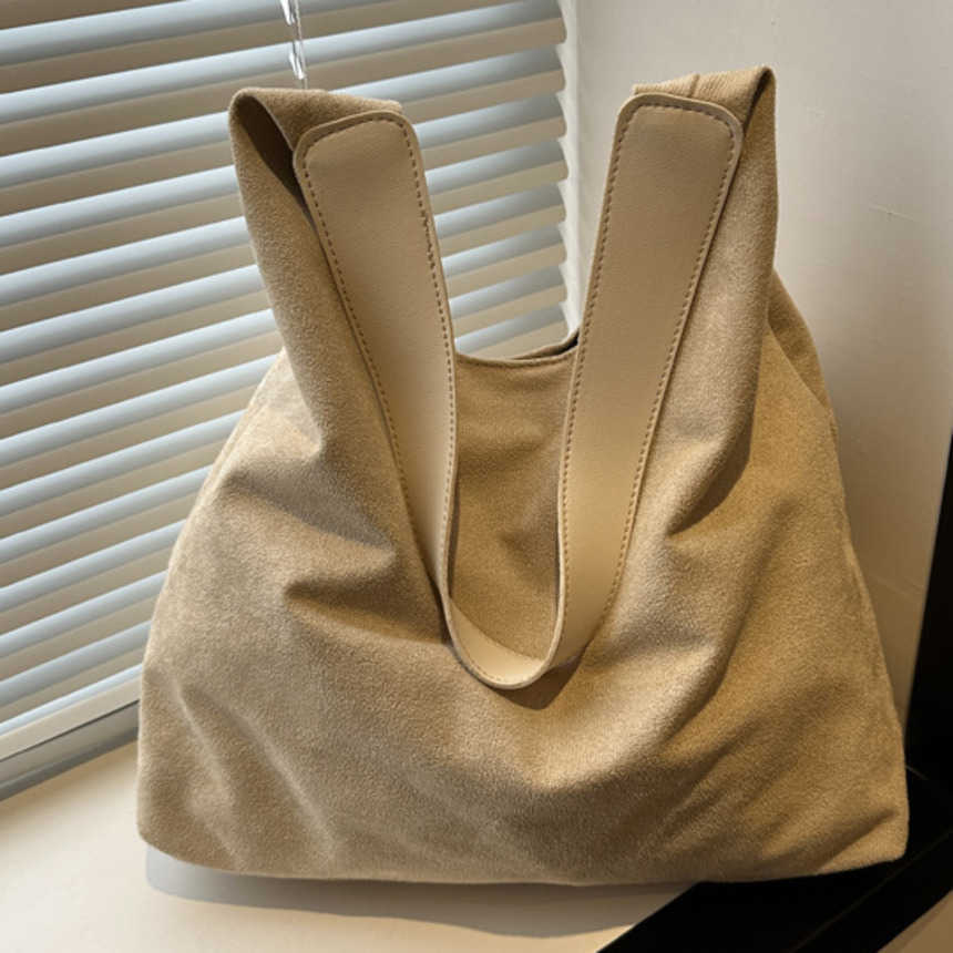 Shoulder Bags Matte Large Capacity Casual Commuter Tote Bag Fashion Personalized Underarm Tote Bag Simple Single Shoulder WoMens Bag 241015