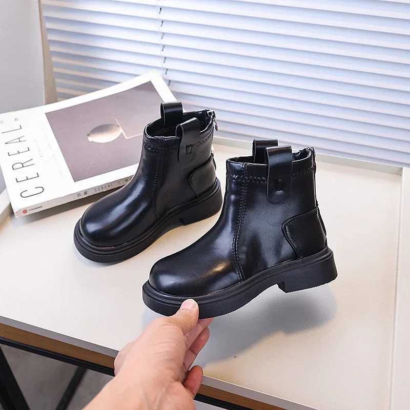 New Childrens Autumn School Black Boots Girls Round Toes Versatile Childrens Fashion Shoulder Ankle Boots Thick Bottom Simple M241102