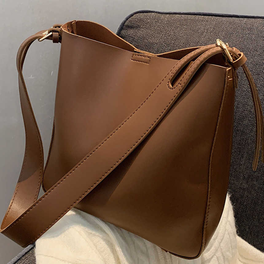 Shoulder Bags Large Capacity Bag For Women Trendy Versatile Bucket Bags Autumn Winter Textured Crossbody Bags Fashionable Single Shoulder Bag 241015