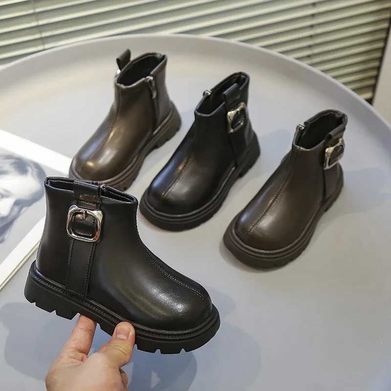 Childrens short boots with metal decorations fashionable boots for boys and girls with side zippers autumn new childrens ankle boots anti slip M241102