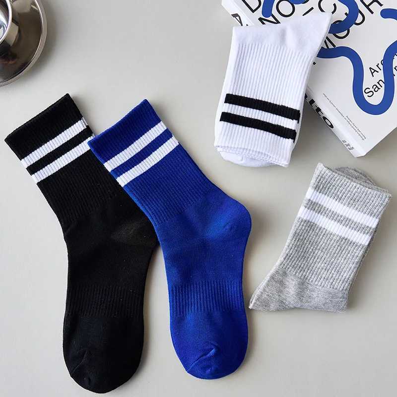 Mens Socks In The Autumn and Winter Cotton Sports Trend Cotton Sweat Absorption Deodorant Stripe Lovers Stockings X2503191
