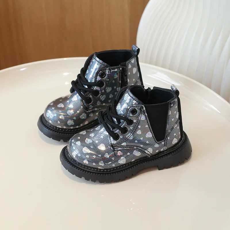 Childrens ankle boots fashion version girls patented leather short boots with love sequins childrens princess boots with side zipper M241102