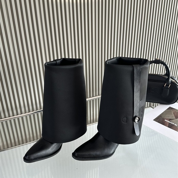 2024 Autumn And Winter New Pointed Long For Women, Thick Heel High Leg Boots That Do Not Exceed The Knee, High-Heeled Women's Shoes