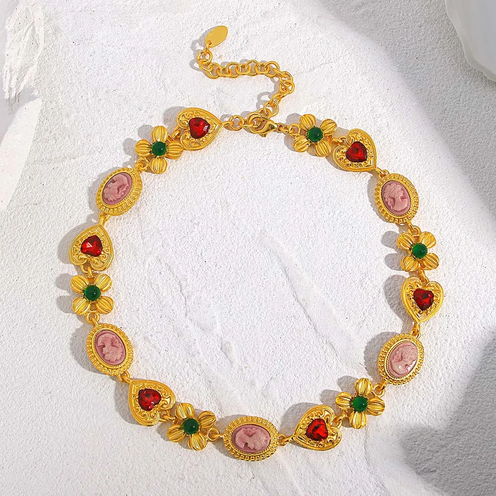 Freetry new Vintage Palace Inlaid Rhinestone Necklace for Women Charm 2025 Gold Color Flower Heart Portrait Collar Necklace Party Jewelry