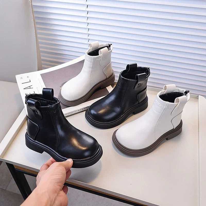 New Childrens Autumn School Black Boots Girls Round Toes Versatile Childrens Fashion Shoulder Ankle Boots Thick Bottom Simple M241102