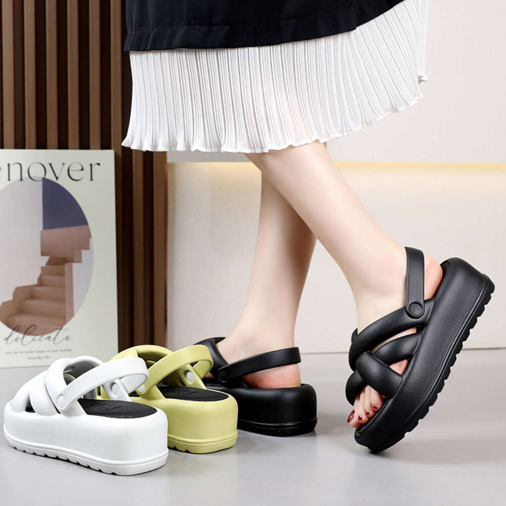 Thick soled slippers, new summer outdoor fashion, beach stepping sensation, sponge cake shoes, and taller women's slippers ddmythur