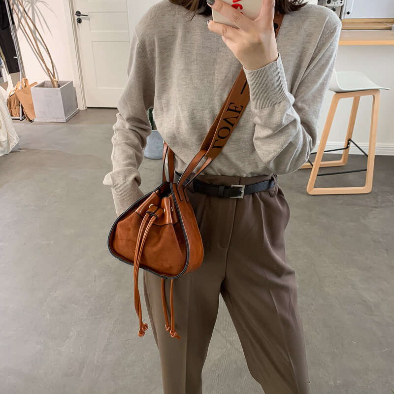 Vintage Women Crossbody Bags Fashion All-Match Drawstring Mini Bucket Pac Autumn New Soft Leather Ladies Shoulder Bag