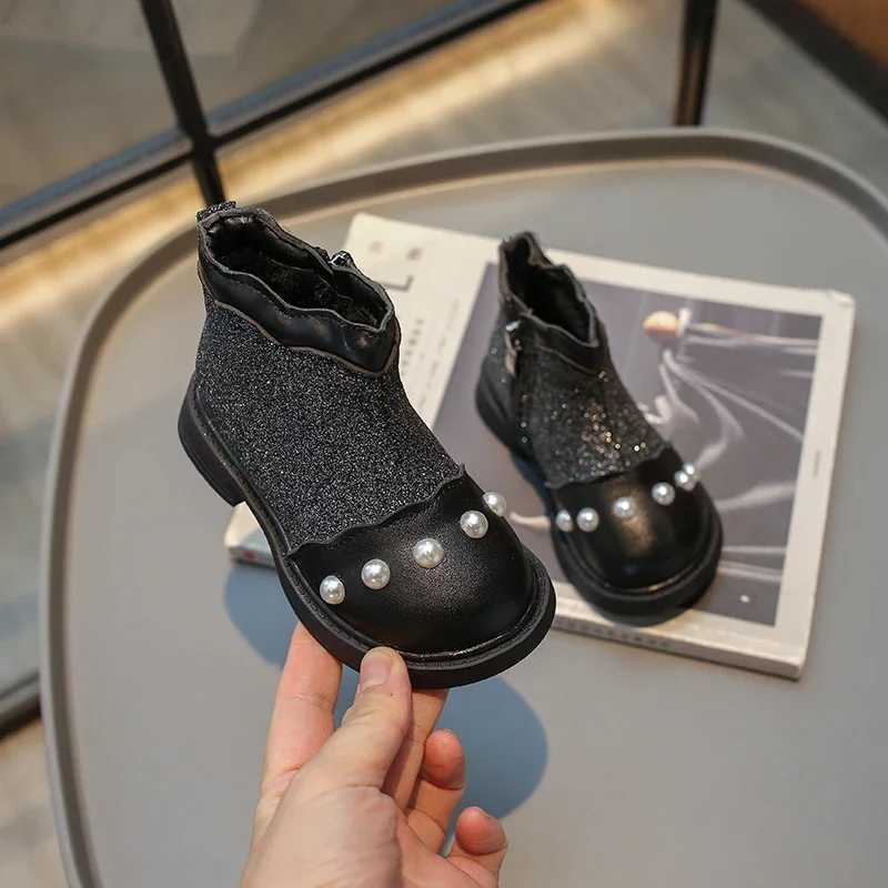 Winter childrens leather shoes Versatile soft rhinestone Chic Sweet Princess Boots cute pearls childrens fashionable casual girls boots M241102
