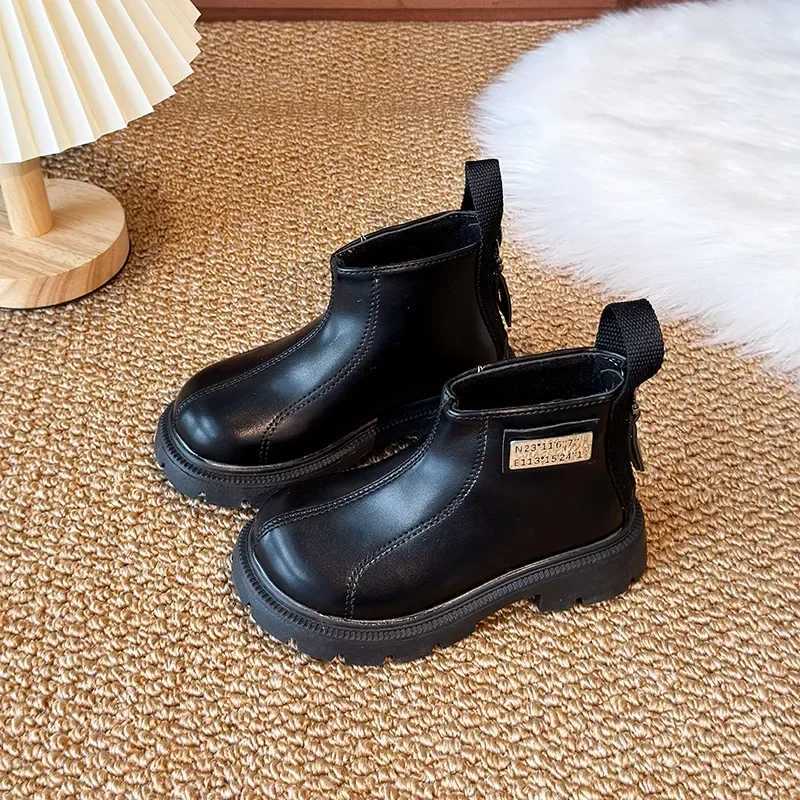Childrens leather boots with zipper boys and girls short boots non slip new childrens ankle boots metal decoration M241102
