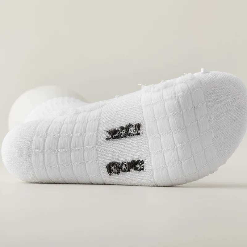 Mens Running High-quality Sports Wicking Sweat Breathable Riding Mid-tube Mens Stocking Calcetines LX241102