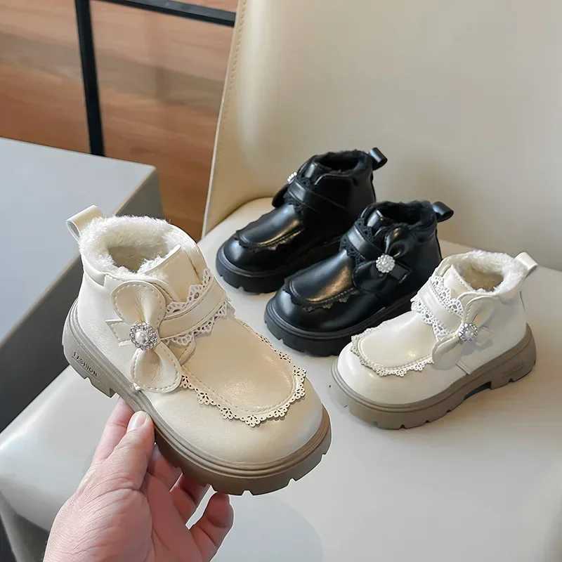 Girls short boots elegant and cute childrens winter boots warm leather boots fashionable princess cotton boots ruffled version for children M241102