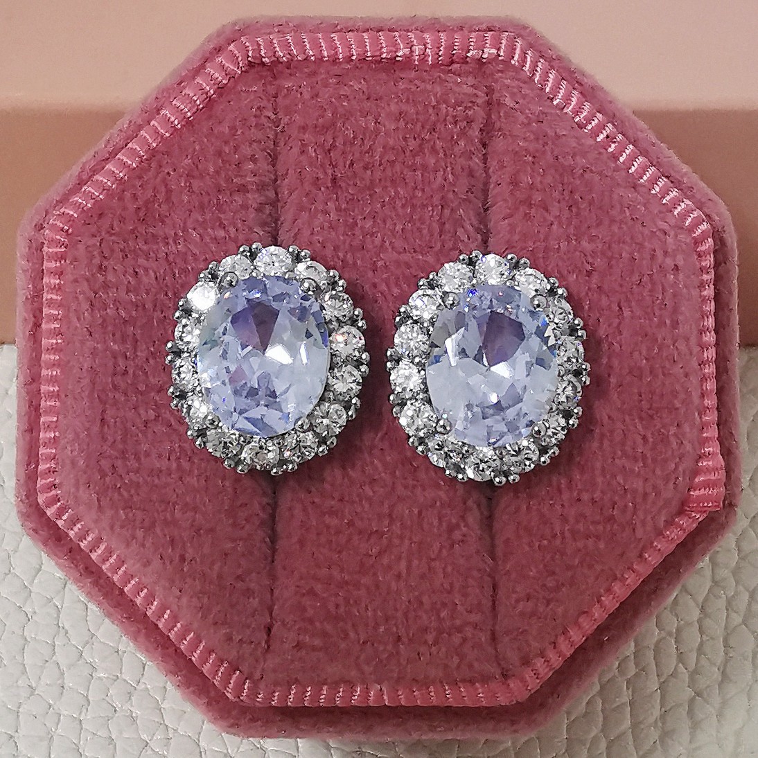 Designer oval zircon three-dimensional earrings Women vintage blue diamond Stud earrings 10mm round crystal platinum Stud wedding jewelry