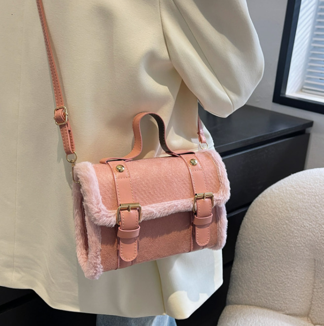 Casual Autumn And Winter Lamb Cashmere Women's Designer Fashion Messenger Simple Shoulder Bag Black Square Bag